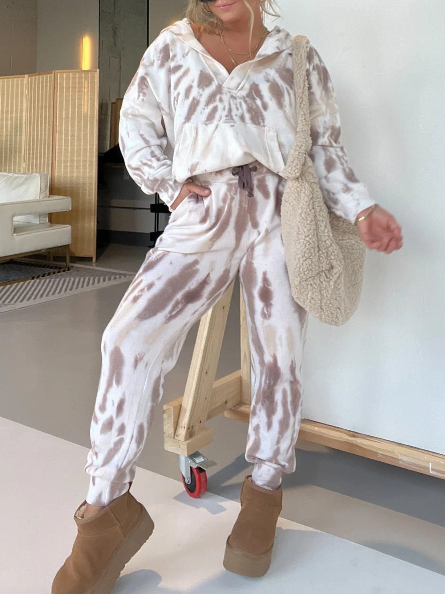 TIE DYE HOODIE AND SWEATPANTS SET