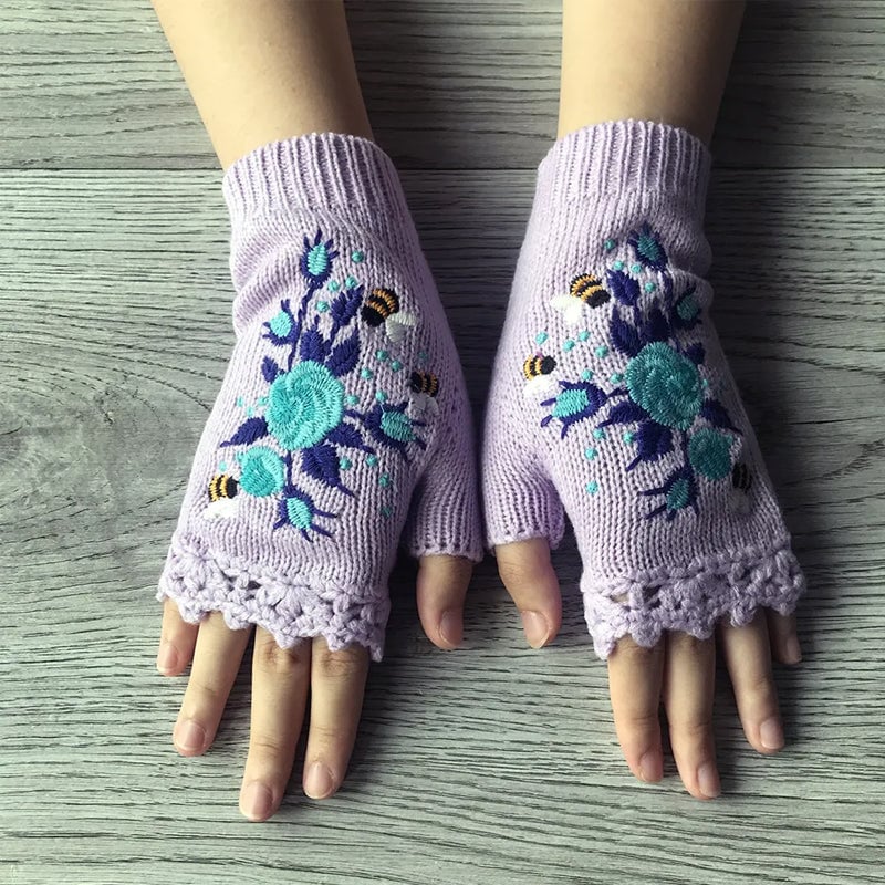 🌸Hand Embroidered Gloves