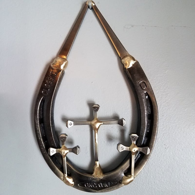 ✨Horseshoe Nail Cross Wall Decoration