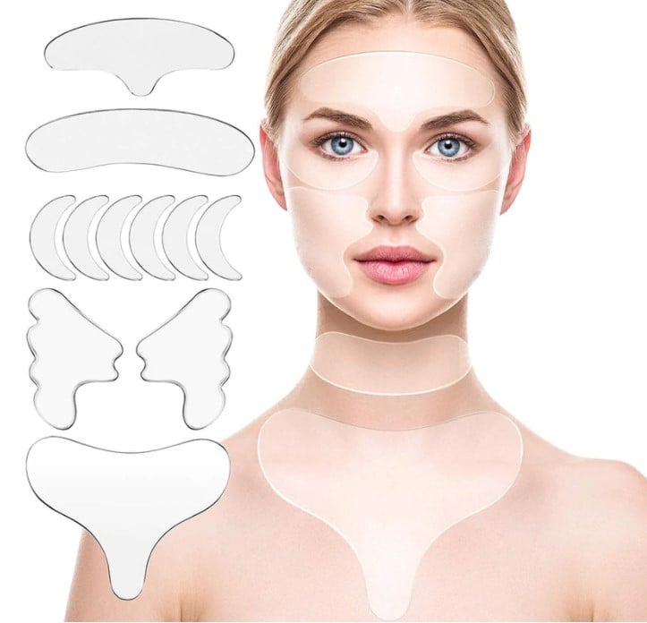 Reusable silicone patches that moisturize and repair wrinkles