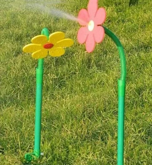🌻Funny Dancing Flower Yard Lawn Sprinkler✨