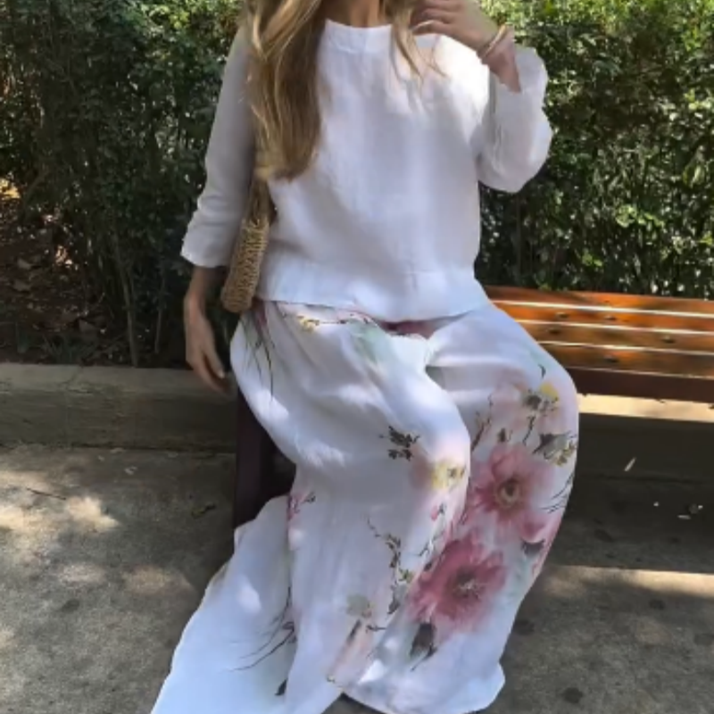 🌸 Solid Tops & Floral Wide-Leg Pants (2-Piece Set)