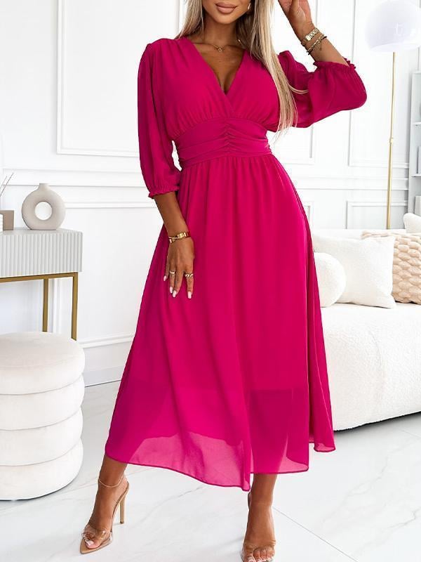 V-neck dress with medium sleeves