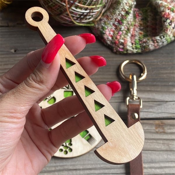 💐Portable Wrist Yarn Holder, Travel Wrist Hanging Yarn Dispenser, Gift for Crocheter