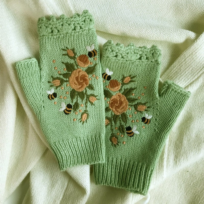 🌸Hand Embroidered Gloves