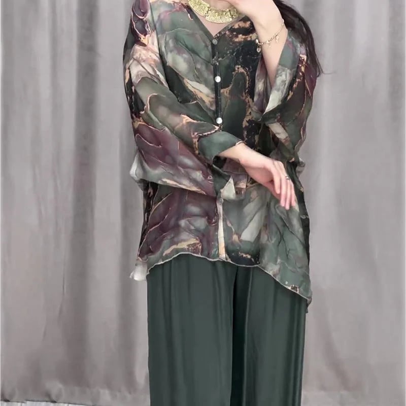 ✨Casual V-neck Printed Three Piece Suit