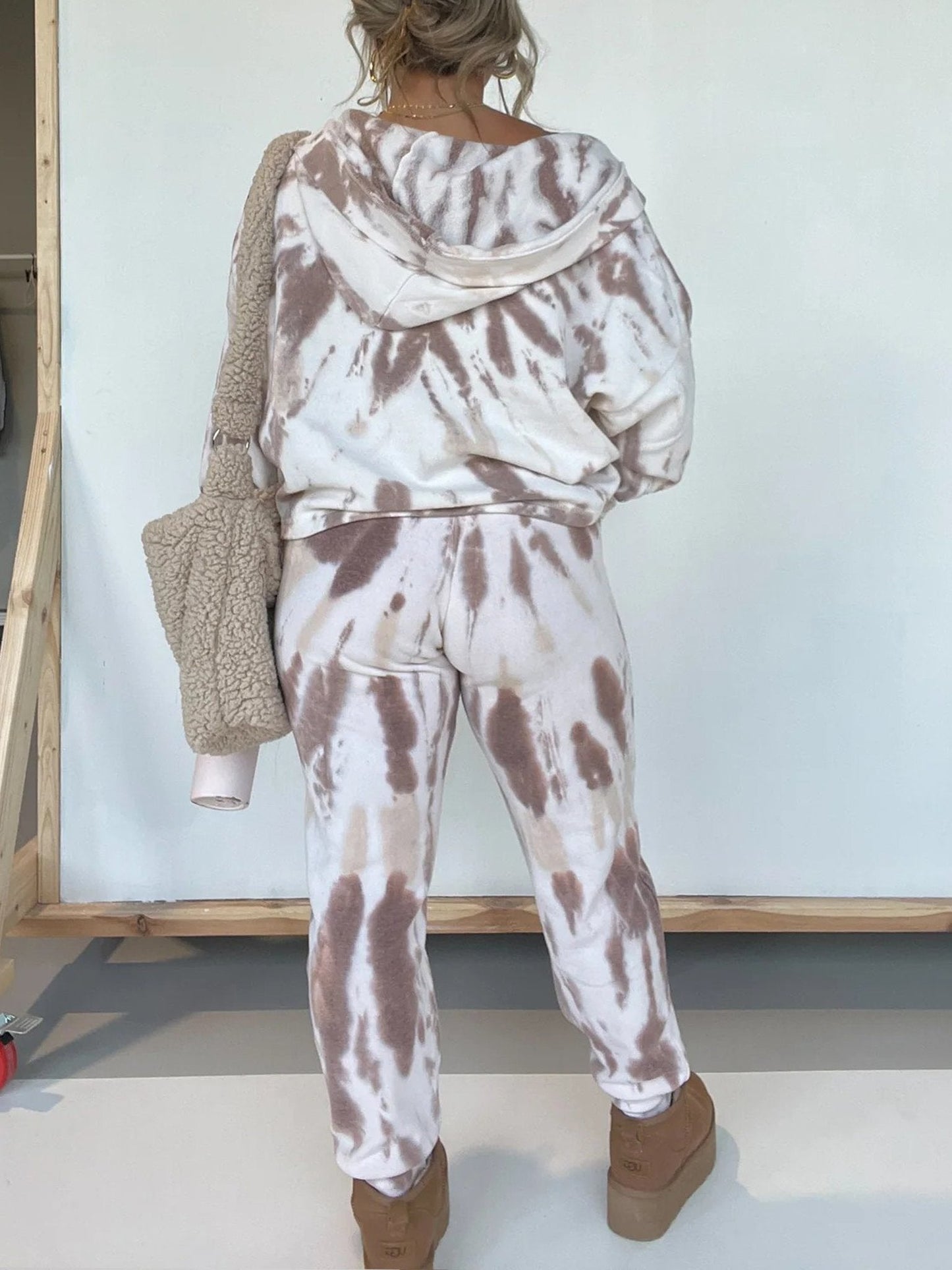 TIE DYE HOODIE AND SWEATPANTS SET