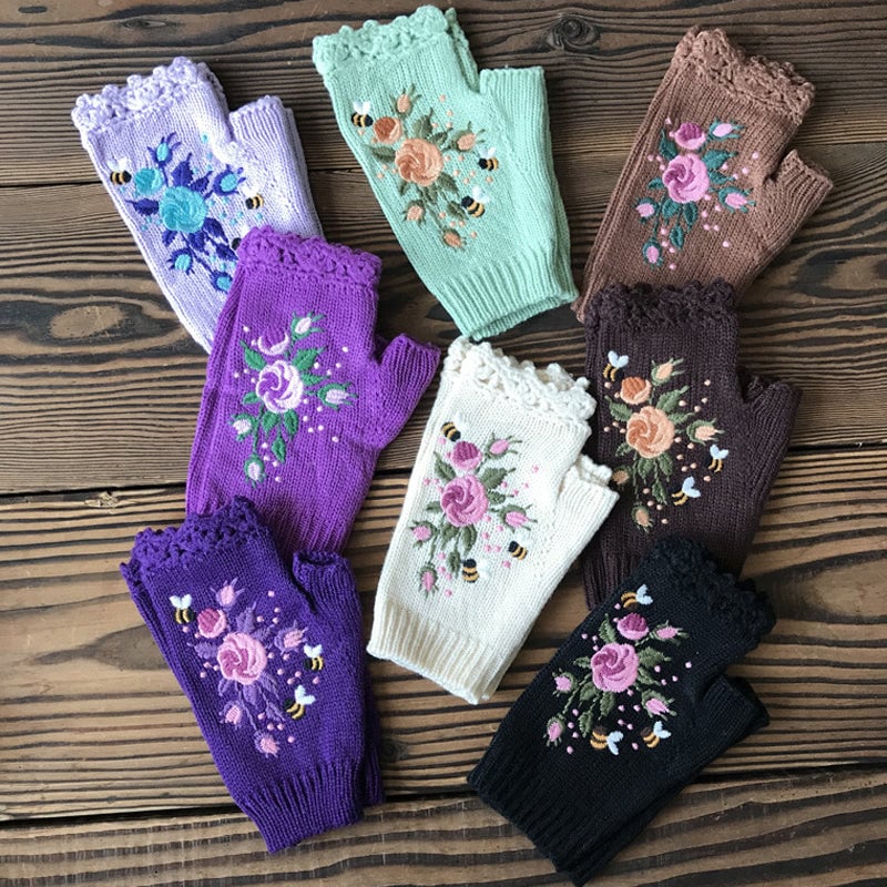 🌸Hand Embroidered Gloves