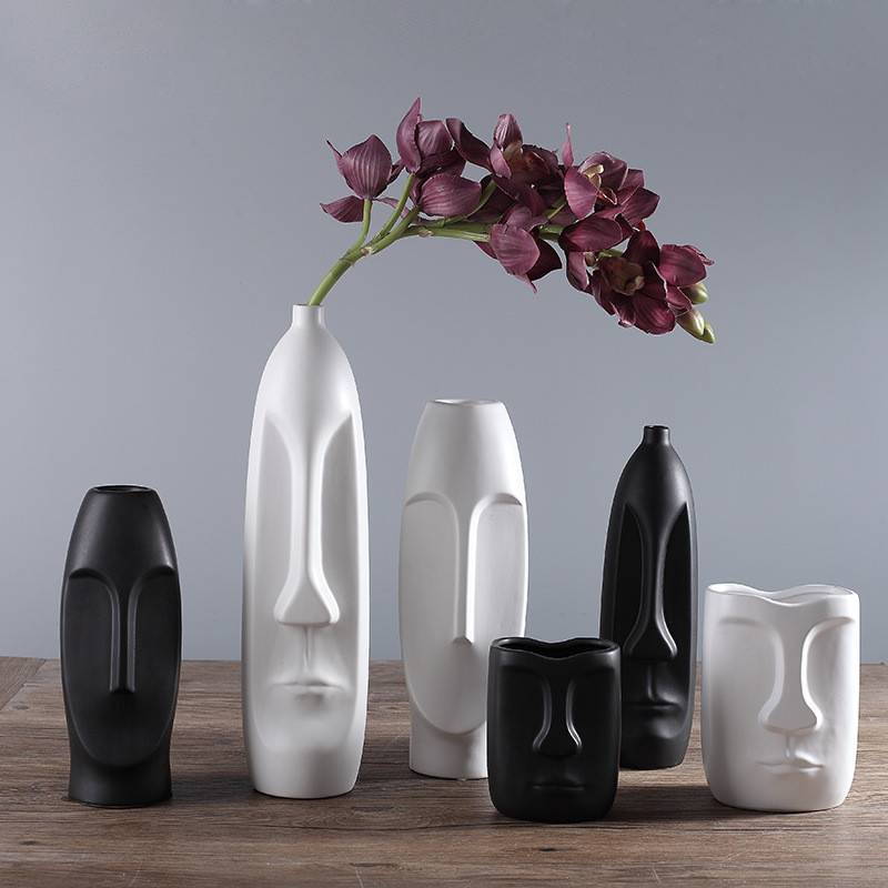 Abstract Black and White Face Vase