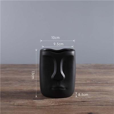 Abstract Black and White Face Vase