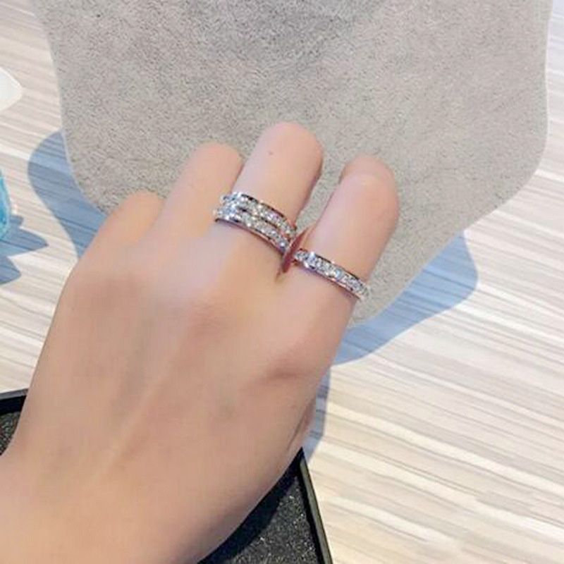 🎄Light Luxury Niche Titanium Steel Zircon Ring