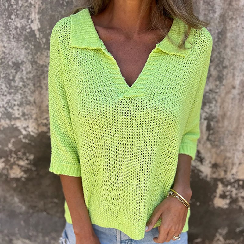 Stylish V-neck three-quarter sleeve knitted top