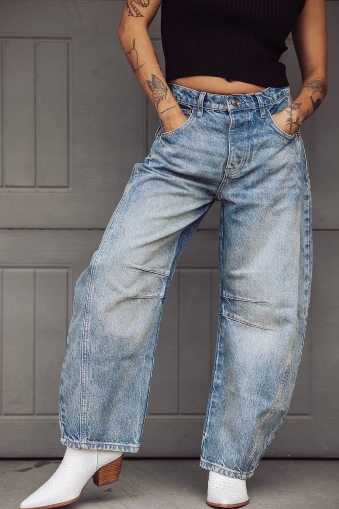 🔥Mid-Rise Barrel Jeans