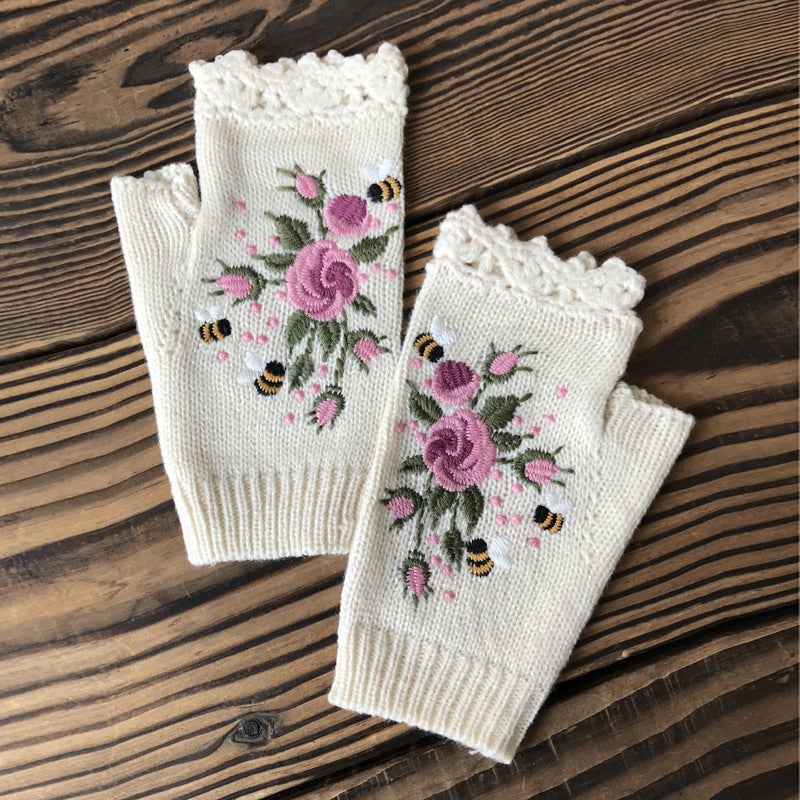 🌸Hand Embroidered Gloves