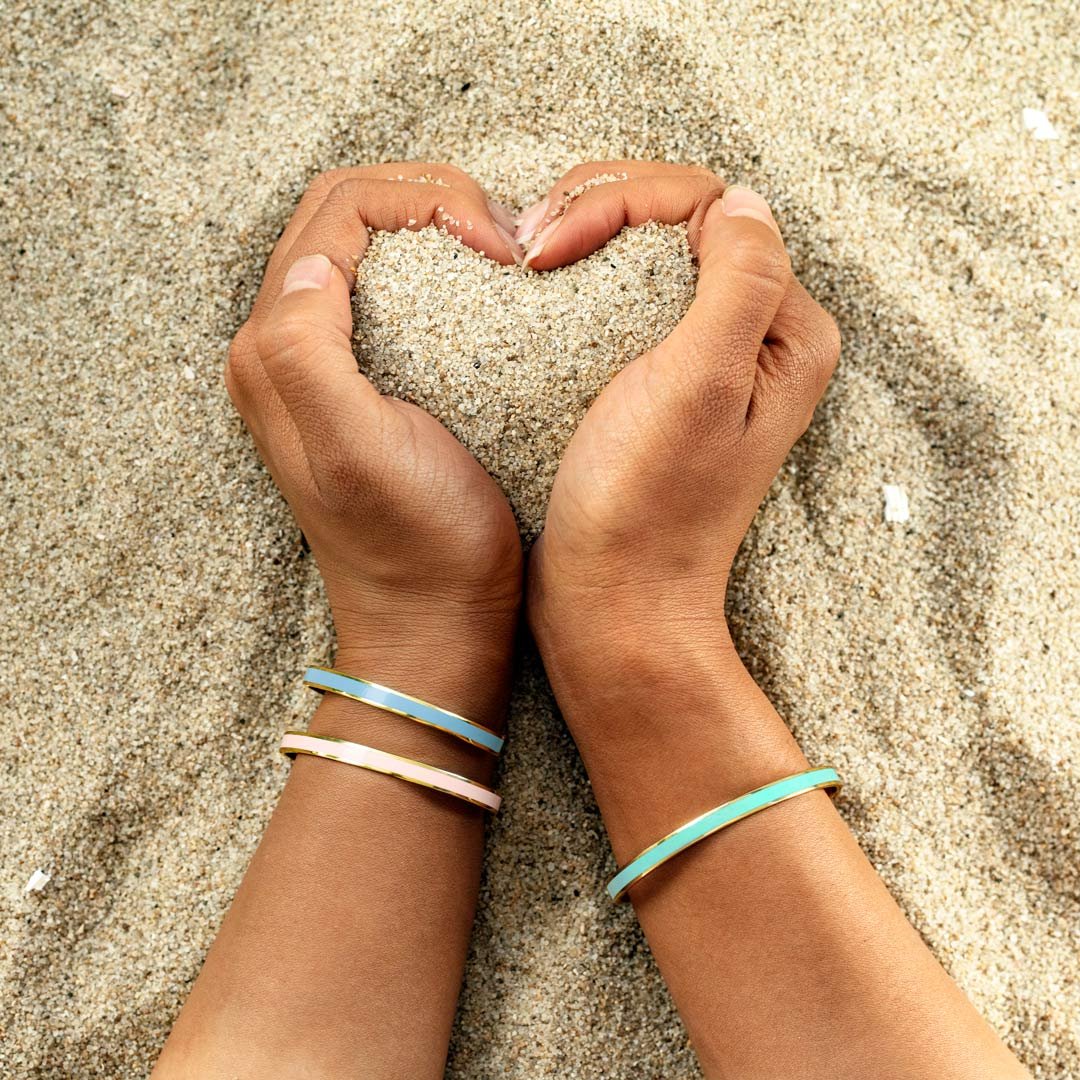 🎁DON'T LET THE HARD DAYS WIN COLOR BANGLE