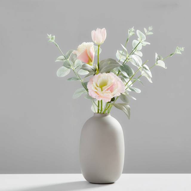 Idun Ceramic Vase