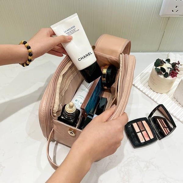 🔥 Large-capacity Travel Cosmetic Bag