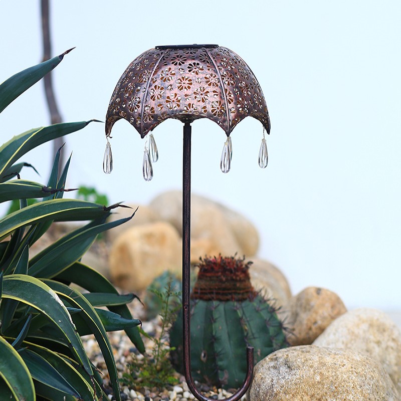 Solar garden spotlights
