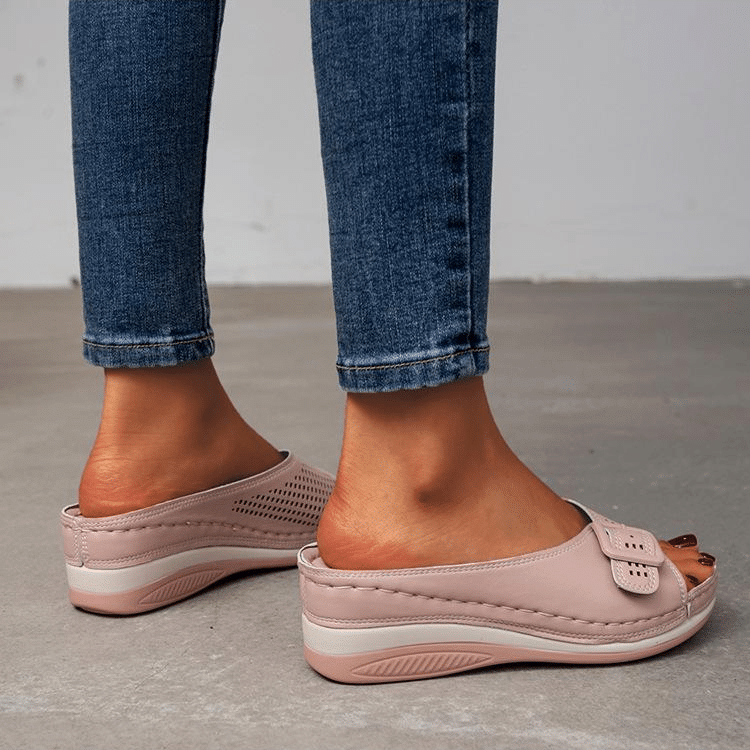 LEATHER SOFT FOOTBED ARCH-SUPPORT SANDALS