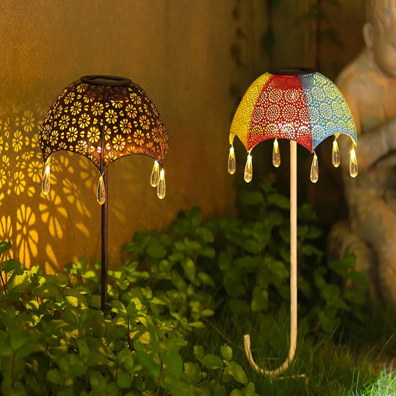 Solar garden spotlights