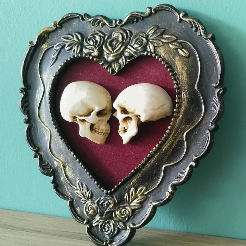 💗True love is forever - framed miniature realistic human skulls - Til death do us part